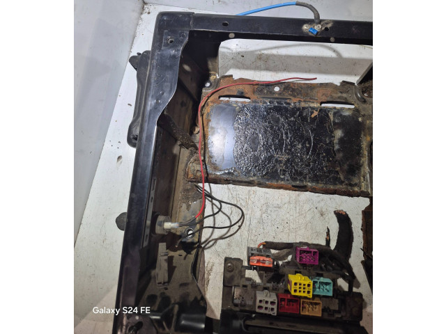 Pojistková skříňka 7H1881677N, 159317S019 Volkswagen Transporter - Caravelle T5 2004