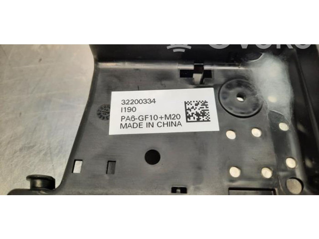 Блок предохранителей  32200334   Volvo XC40    