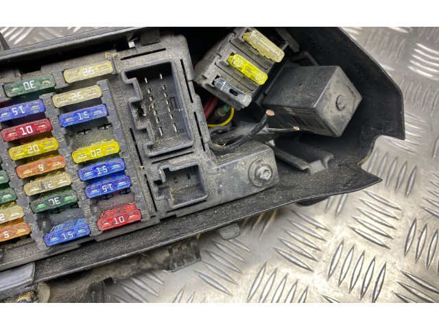 Блок предохранителей  9494210   Volvo S80    