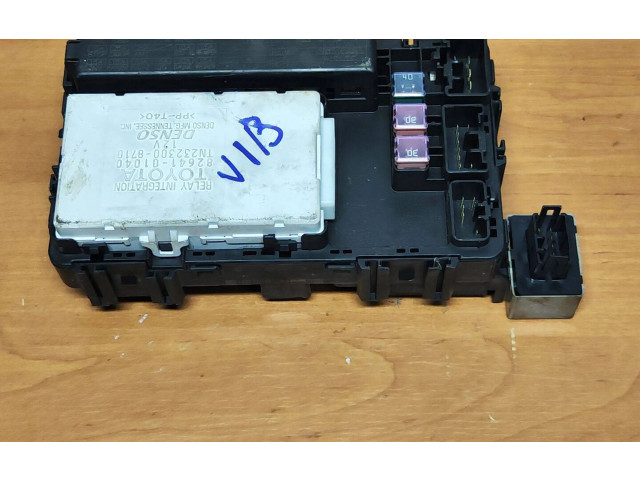 Pojistková skříňka 8264101040 Pontiac Vibe 2003