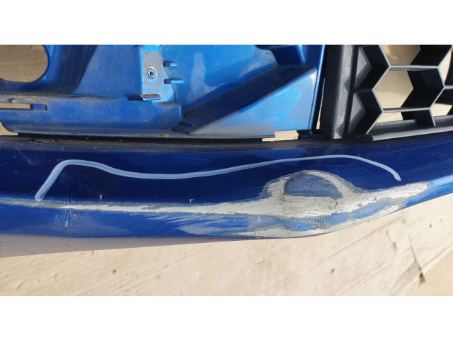 Передний бампер