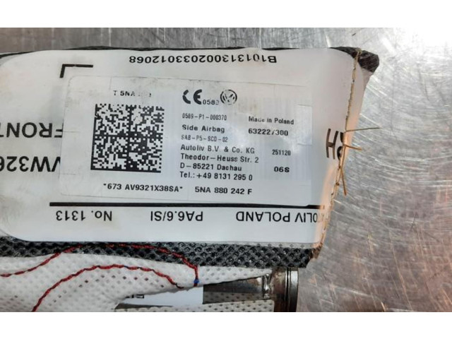 Pojistková skříňka 5NA880242F Volkswagen Tiguan 2021