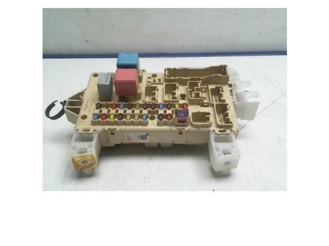 Блок предохранителей     Toyota Corolla Verso AR10    