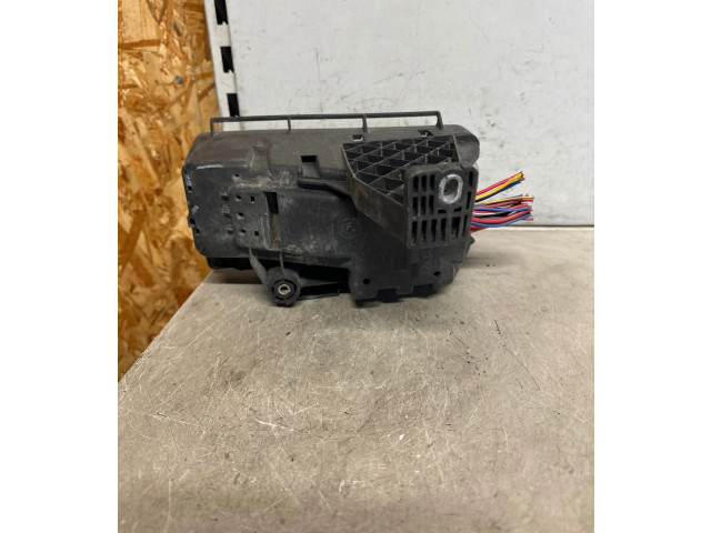 Блок предохранителей  30728132   Volvo XC90    