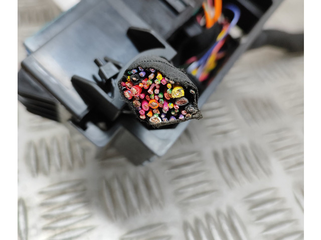 Блок предохранителей 10282645, 10282644 MG HS