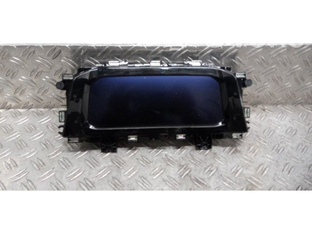 Панель приборов Volkswagen Golf VIII