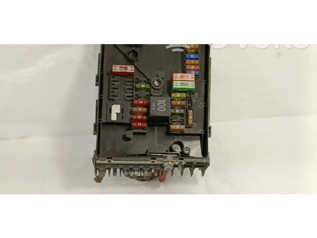 Pojistková skříňka 1K0937125D Volkswagen Caddy 2011