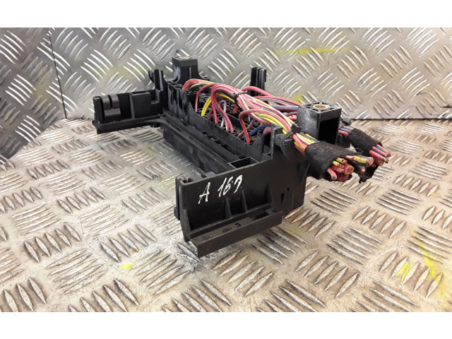 Блок предохранителей 1695450001 Mercedes-Benz A W169