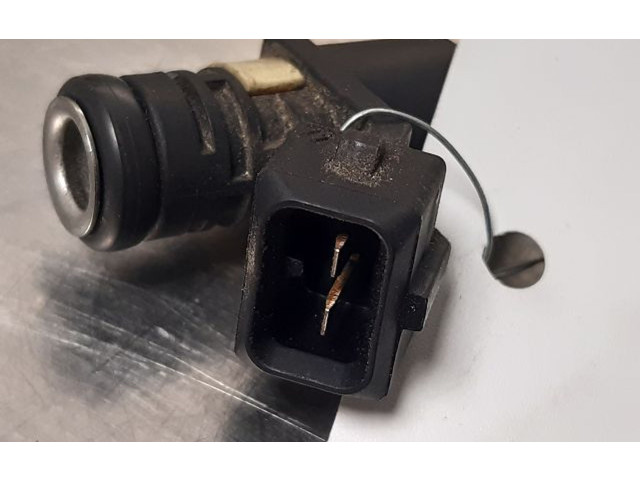 Vstřikovač 132111041872 Renault Wind