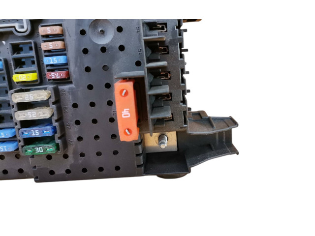 Блок предохранителей 8676391, 12217799   Volvo XC90    