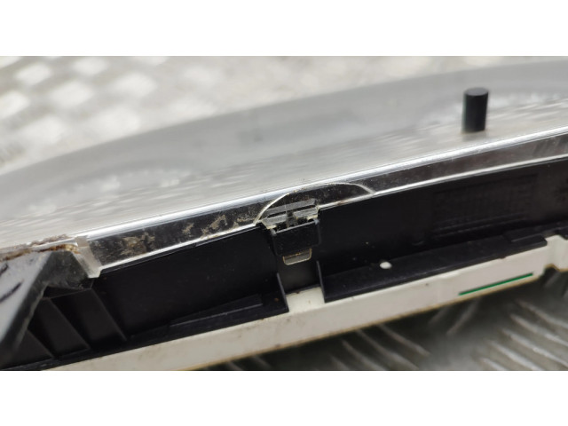 Панель приборов P8200283199E, 8200283199   Opel Vivaro       