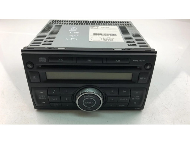 Радио/ проигрыватель CD/DVD / навигация