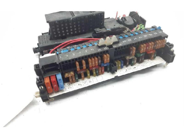 Блок предохранителей 8364542   BMW X3 E83    