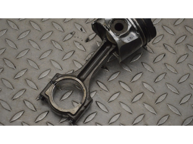 Píst W1275 Opel Vivaro G9U 630