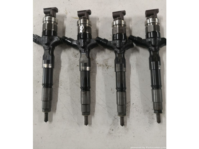 Vstřikovač 2367030320 Toyota Land Cruiser (J120)