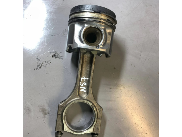 Píst 11248508023, 11257805329 BMW 7 F01 F02 F03 F04 pro naftový motor 3.0 N57 N57D30