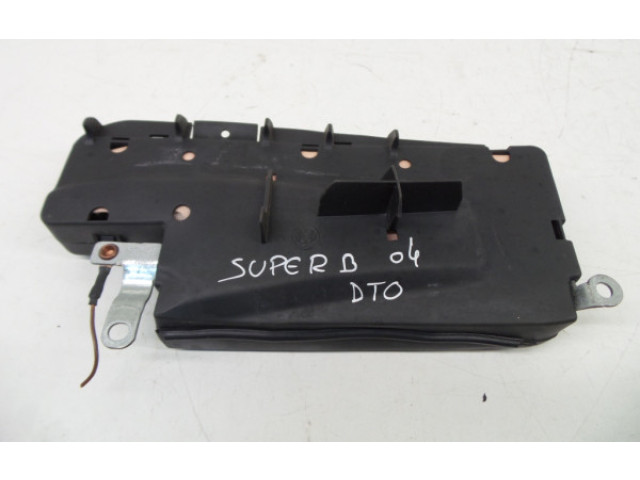 Подушка безопасности в сиденье 3B0880240K, 020TYR4G6B00 Skoda Superb B5 (3U)