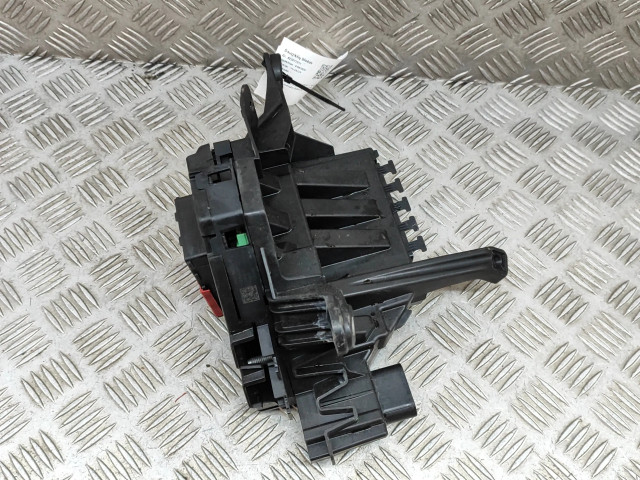 Pojistková skříňka A2055402591 Mercedes-Benz C W205 2019