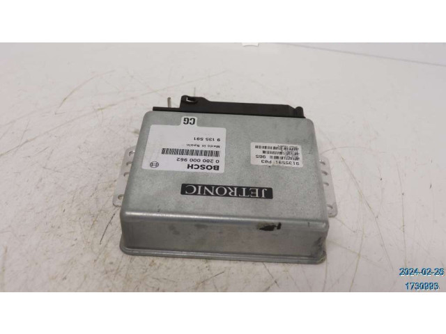 Блок управления впрыском 8251113, 0280000962   Volvo 940