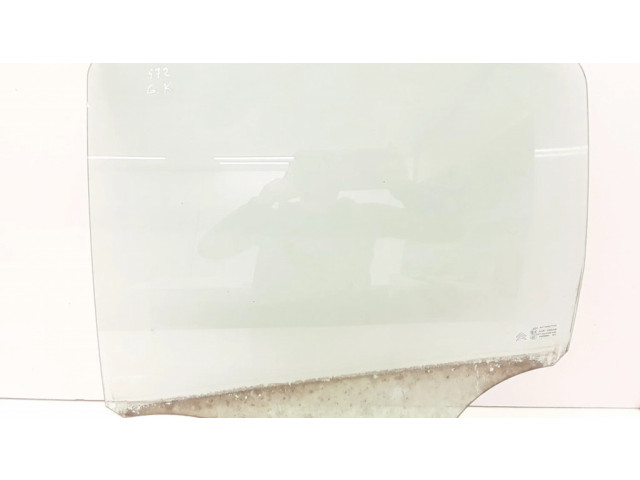 Основное стекло задних дверей