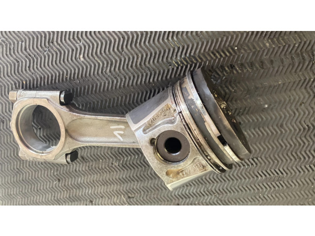 Píst    Ford Kuga I  pro naftový motor 2.0  DYZELIS