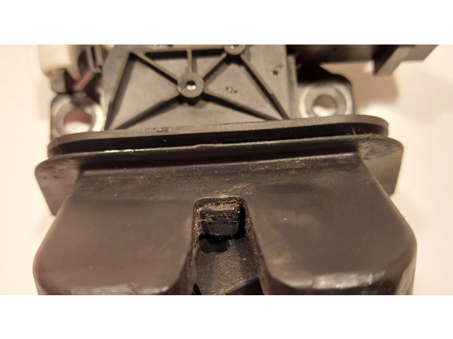 замок багажника 8P4827505B Audi Q7 4L 2005-2015 года