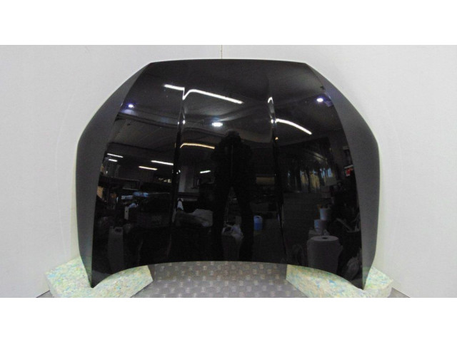 Капот двигателя