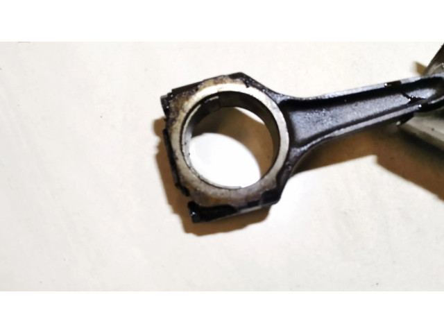 Поршень с шатуном Volvo 440 для бензинового двигателя 1.8