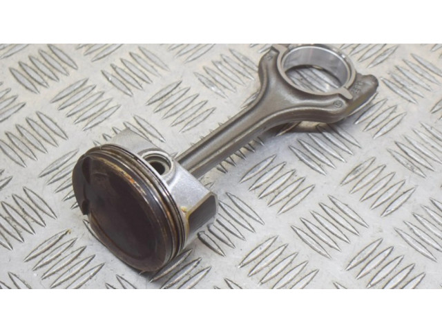 Píst 04C107065AE, 04E198401P Volkswagen Polo V 6R pro benzínový motor 1.0 CHYB