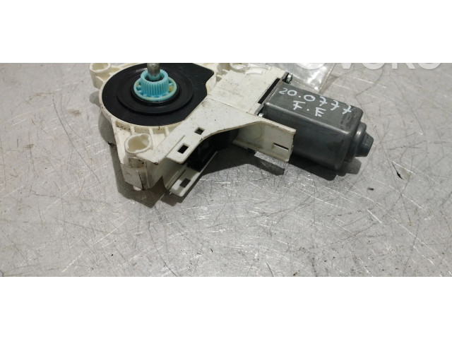 Передний двигатель механизма для подъема окон Audi Q3 8U 2011 - 2016 года 8K0959801B