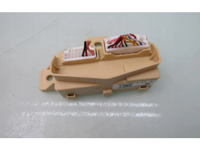 Блок предохранителей  91940J7040   KIA Xceed    