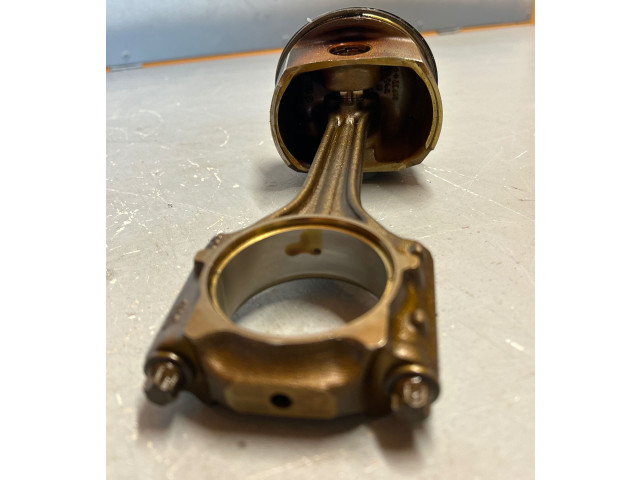  Поршень с шатуном  81P32  Audi A6 S6 C5 4B  