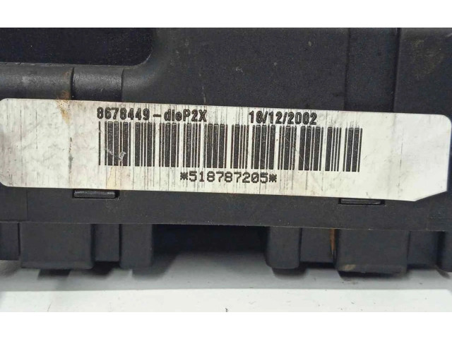 Блок предохранителей 8678449 Volvo S80