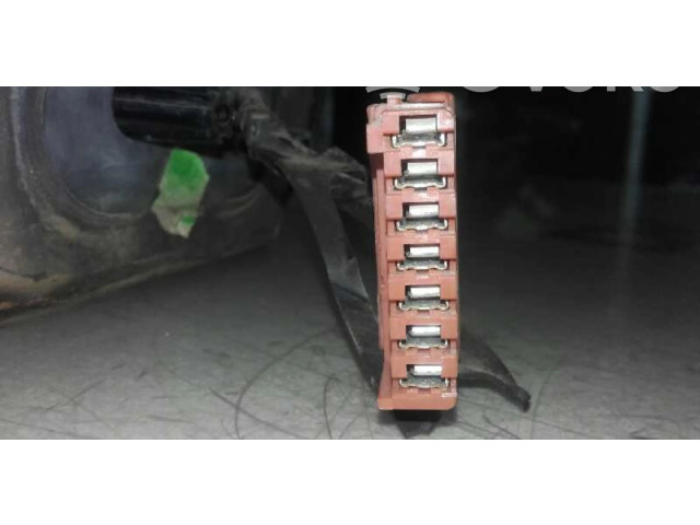 Zpětné zrcátko Peugeot 106