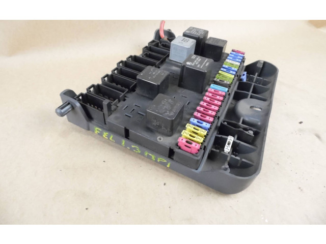   Pojistková skříňka 8U0937025   Skoda Felcia I 1996