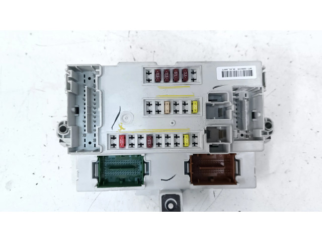 Блок предохранителей 68236667AG Jeep Cherokee