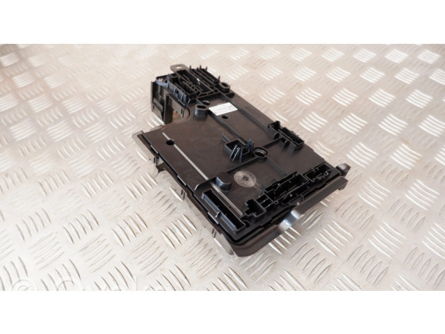 Блок комфорта 165765039A, 167097700A Tesla Model Y