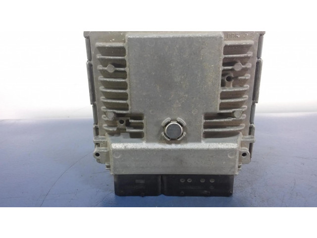 Блок управления двигателем ECU