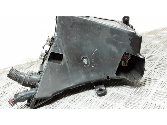 Блок предохранителей  MB100200B, MB502080B   Subaru Legacy    