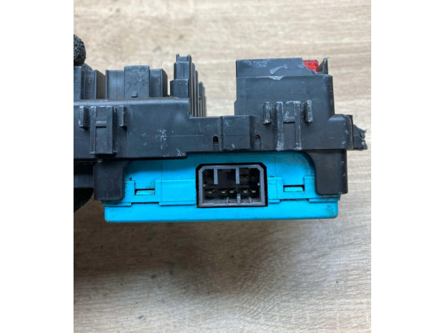 Блок предохранителей 2323006072, MR228760 Mitsubishi Colt