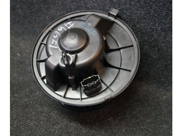 Центральная воздушная решётка    1K2819015C   Skoda Yeti (5L)