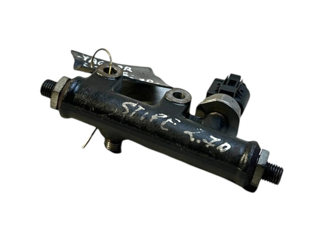 Топливная рампа 4R8Q9C066AC, A2C20001297 Jaguar S-Type 2.7