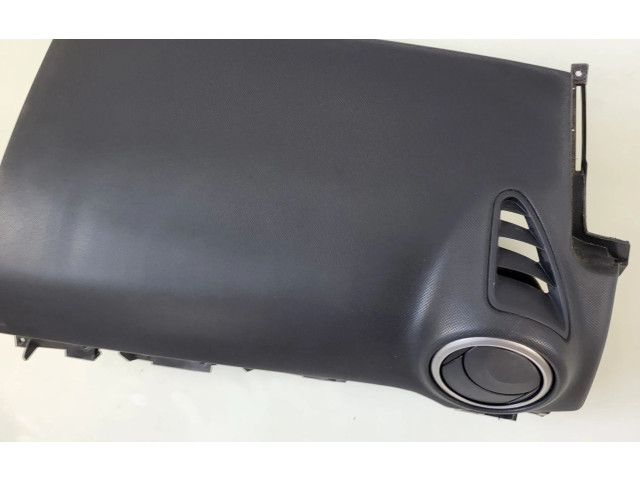 Подушка безопасности пассажира Mazda 3 I