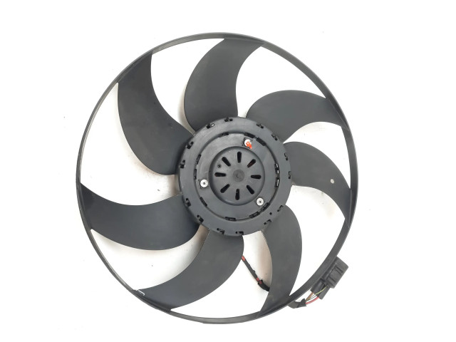 Вентилятор радиатора     A2045400788    Mercedes-Benz E C207 W207 3.0