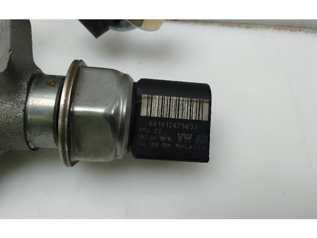 Топливная рампа 04l089b   Audi A3 S3 8V  