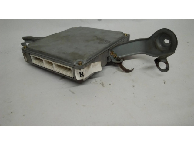 Řídící jednotka 8966105390 Toyota Avensis T220 1998