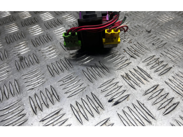 Pojistková skříňka 4E0937503B Audi A8 S8 D3 4E 2004