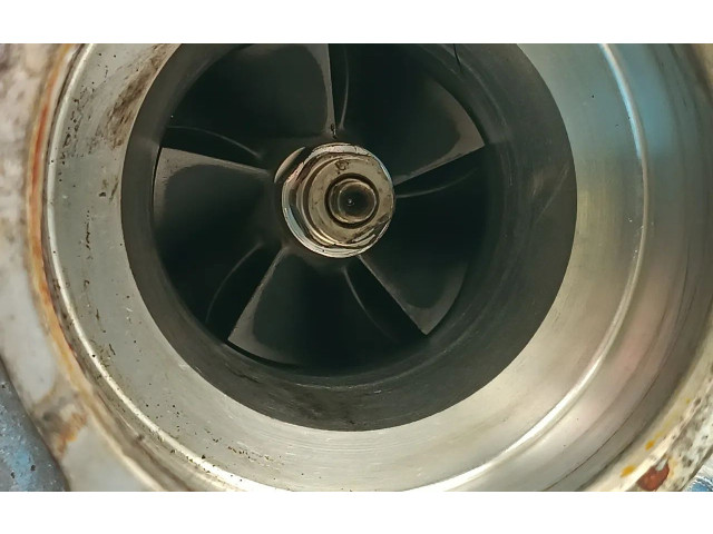 Турбина Volvo V70 36002664 для двигателя D5244T10