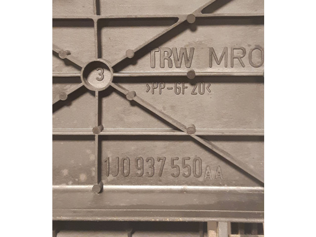 Блок предохранителей 1J0937550AA   Audi A3 S3 8L    