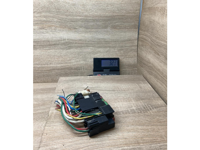 Блок предохранителей 72545226   Infiniti FX    